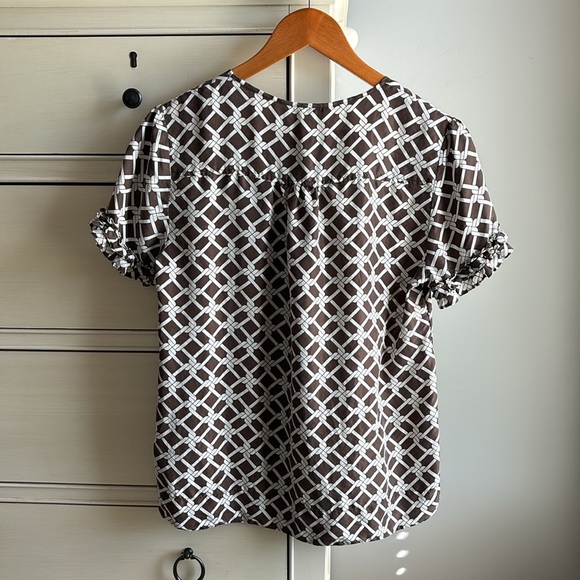 Banana Republic Silk Blouse. Size Medium - Picture 6 of 8